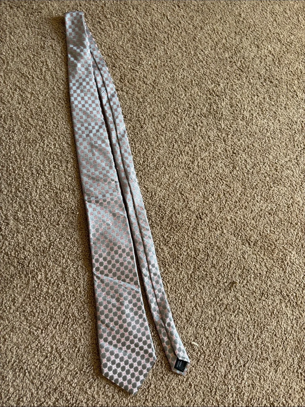 #284 Sean John Pink & Silver Geometric Silk Tie - Autographed by Alec Mazo
